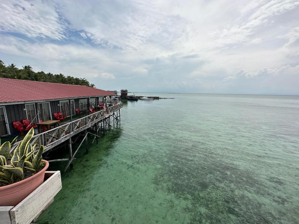 شقة Mabul Backpackers Mabul Island المظهر الخارجي الصورة